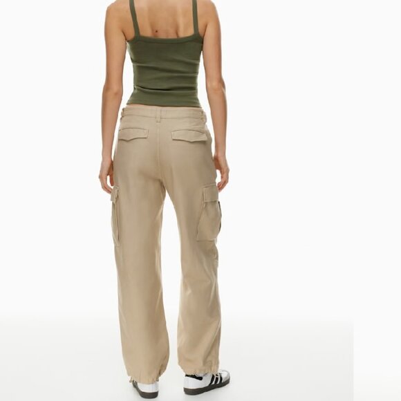 Aritzia TNA Relaxed Mid-Rise Cargo Pants - Picture 5 of 14